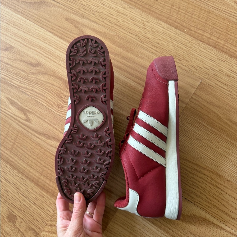 Adidas Samoa Red Sneakers - Picture 3 of 4
